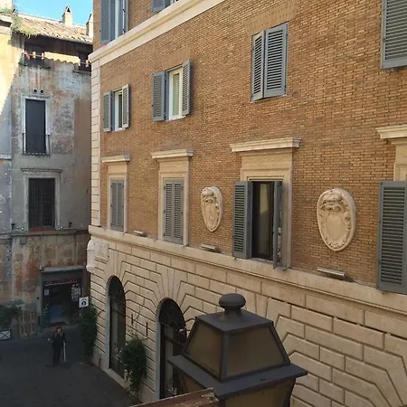 La Casa In Vetrina Apartment *
