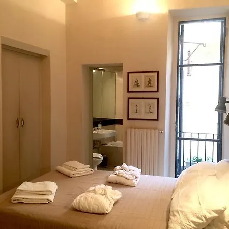 La Casa In Vetrina Apartment *