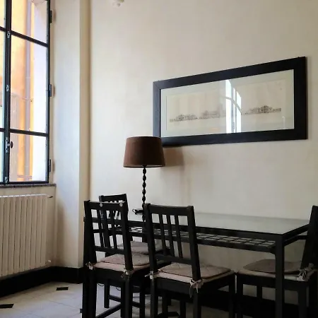 La Casa In Vetrina Rome